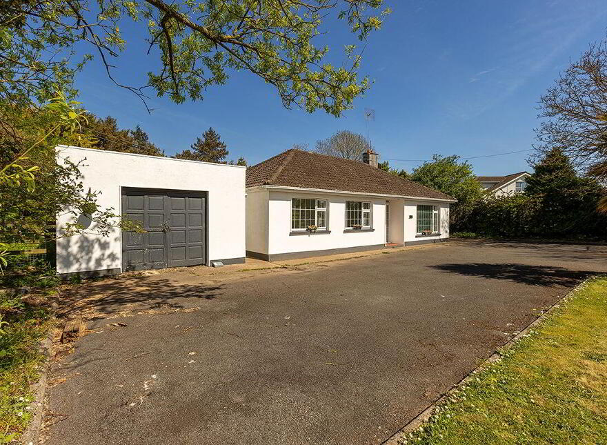Crossroads, Garrynageragh, Dungarvan, X35KW84