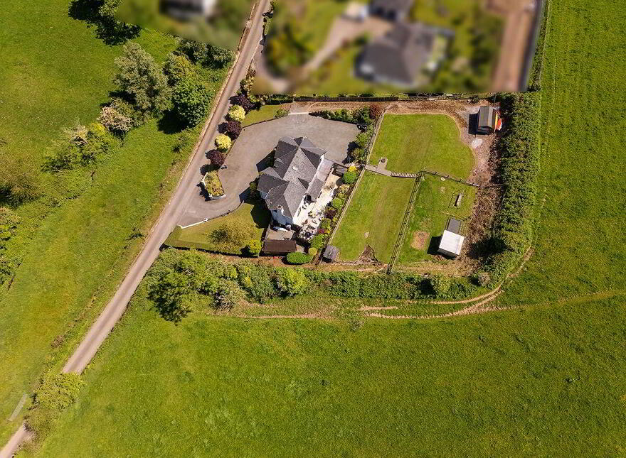Tiknock, Kinsalebeg, P36YW68