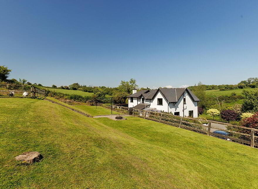 Tiknock, Kinsalebeg, P36YW68