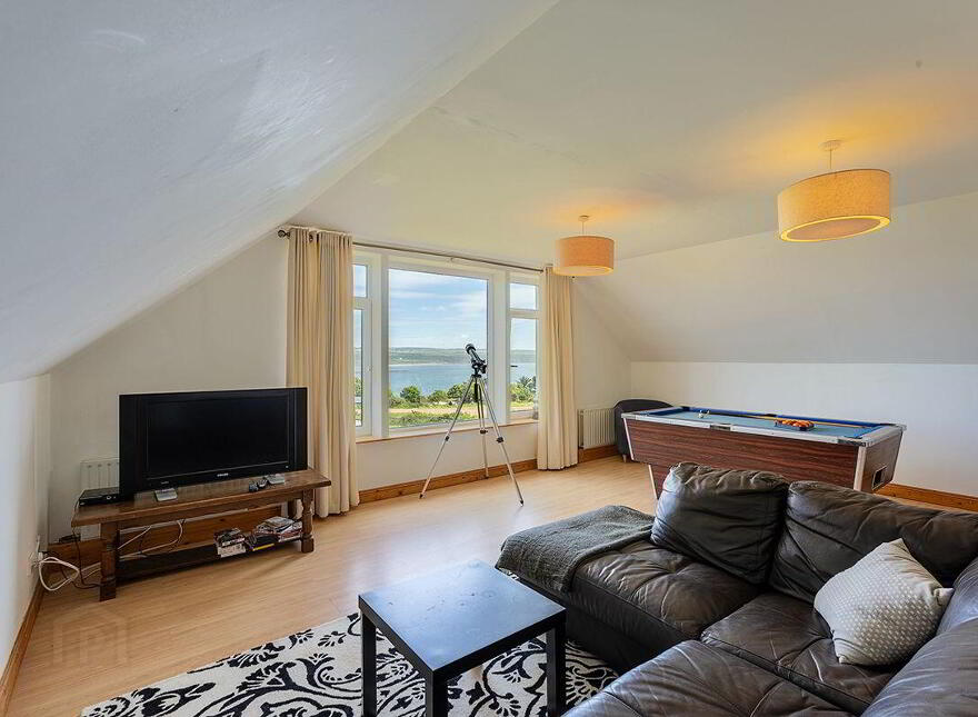 Long Acre, Dysert, Ardmore, P36W279