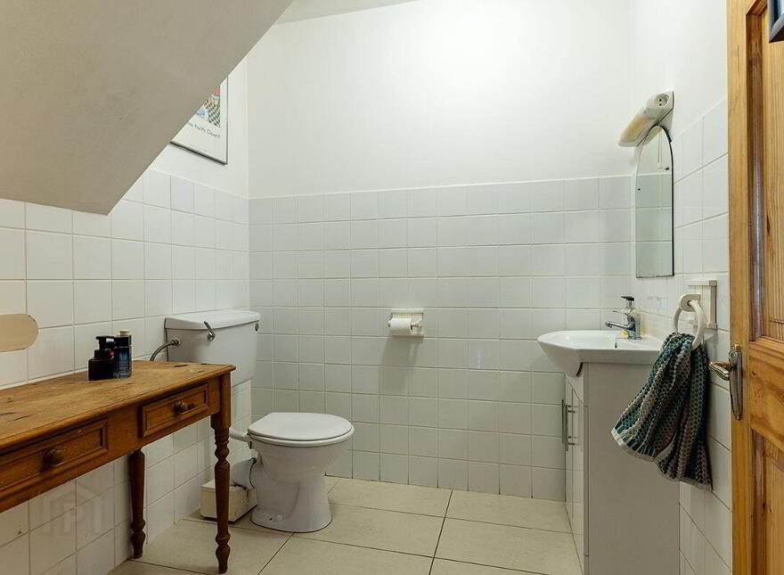 Long Acre, Dysert, Ardmore, P36W279
