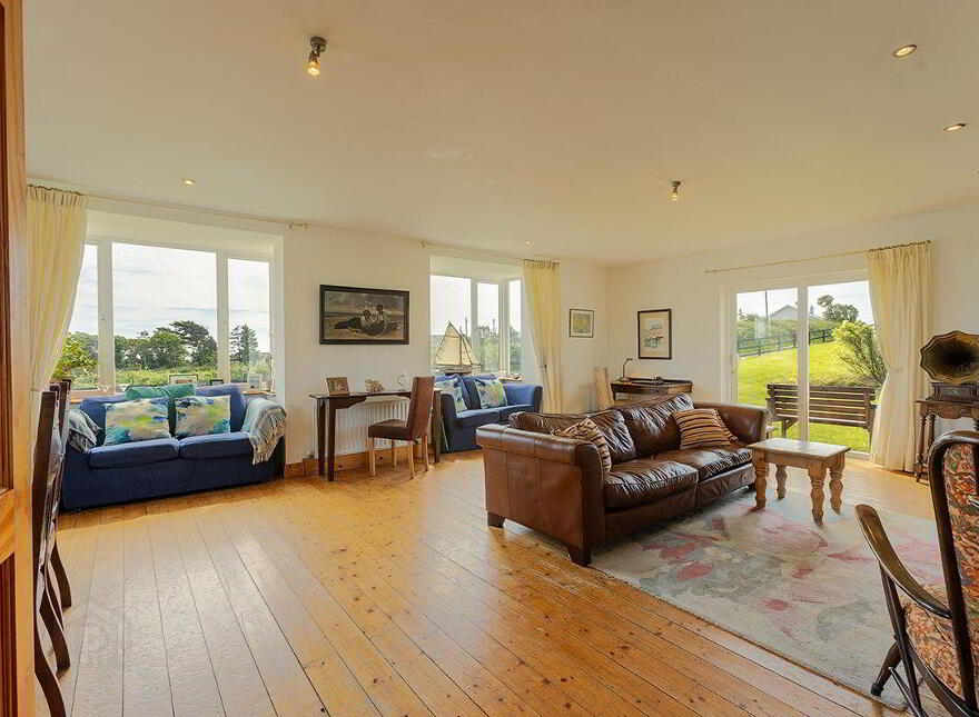 Long Acre, Dysert, Ardmore, P36W279