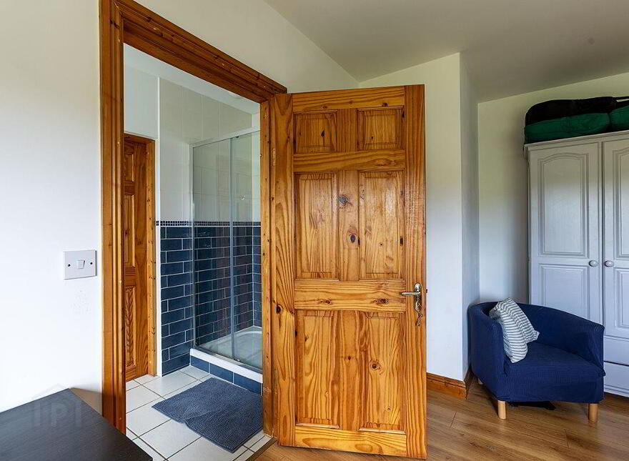 Long Acre, Dysert, Ardmore, P36W279