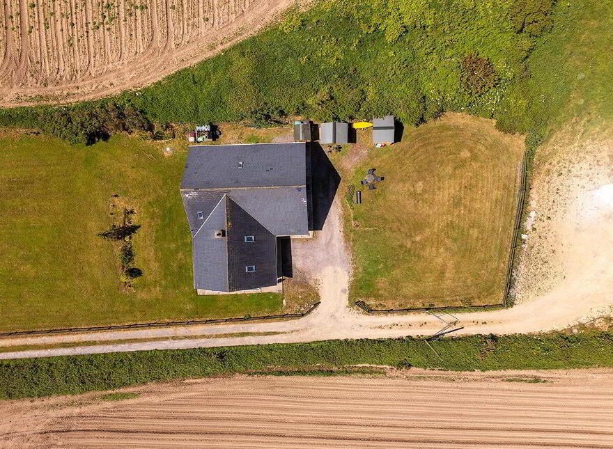 Long Acre, Dysert, Ardmore, P36W279