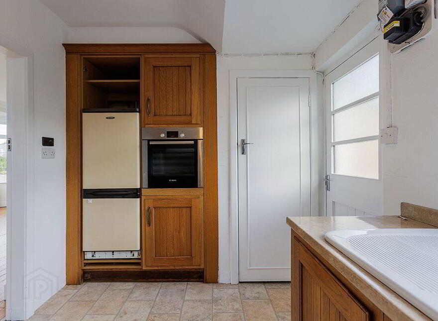 Little Haven, 9 Seafield Estate, Youghal, P36WC99