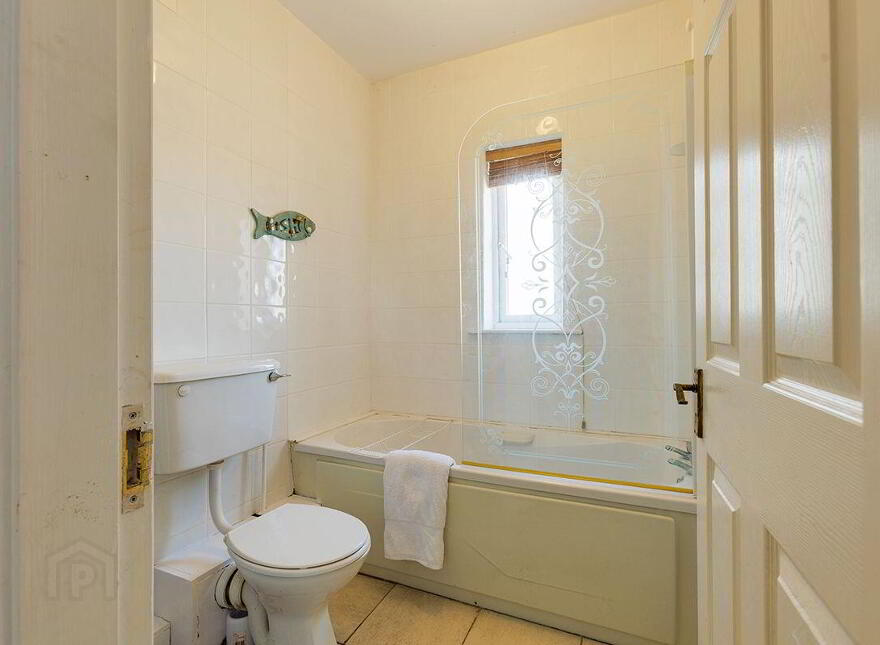 4 Dubh Carrig, Ardmore, P36E228