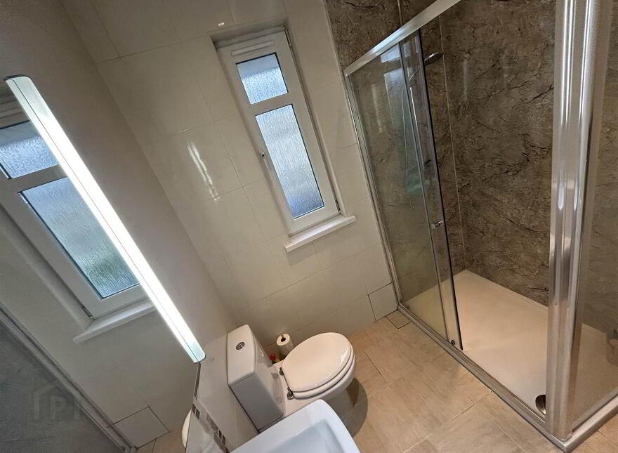 7 Kinnegar Road, Holywood, BT18 9JN