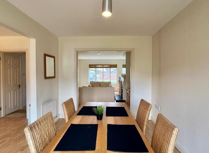 39 Gate Lodge, Castle Road, Blackrock, T12W8PE
