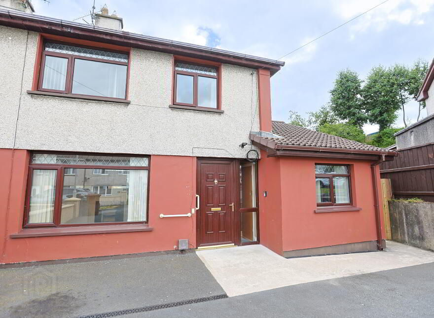 32 Shandon Park, Newry, BT34 1QD