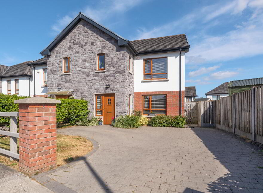 35 Carlinn Hall, Mullaharlin Road, Dundalk, A91N12X photo