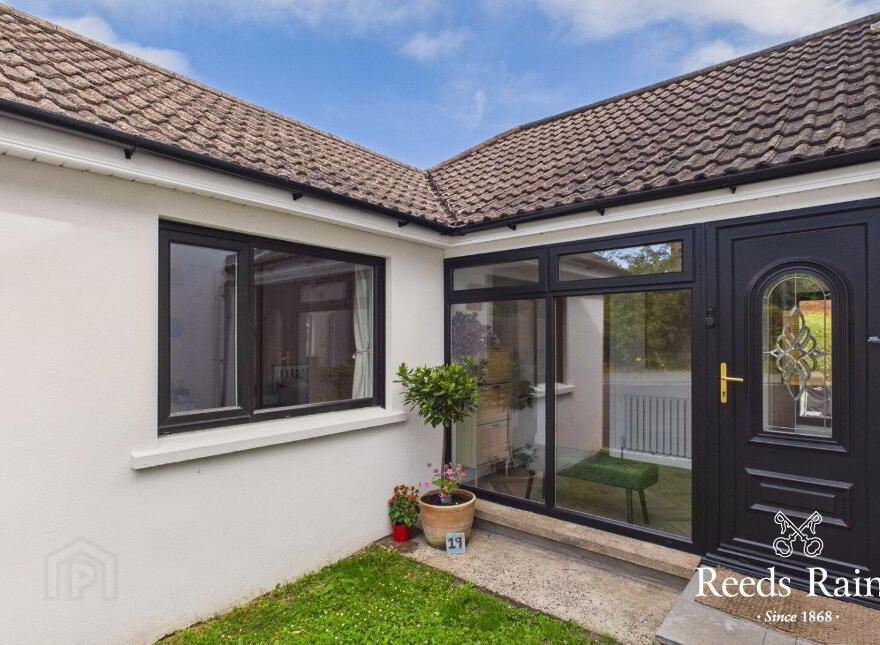 19 Princess Park, Whitehead, Carrickfergus, BT38 9QY