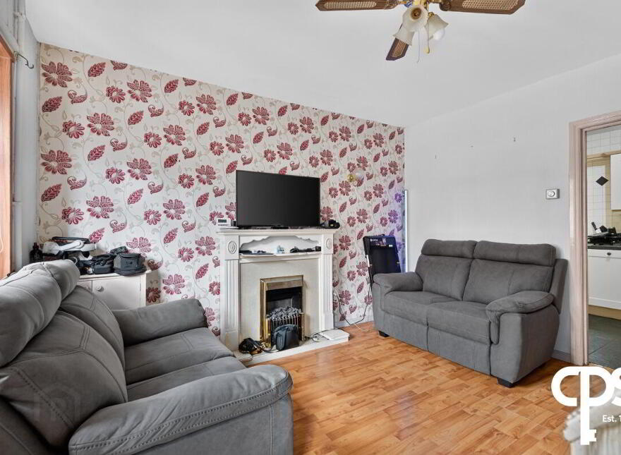 87 Iris Drive, Belfast, BT12 7BL
