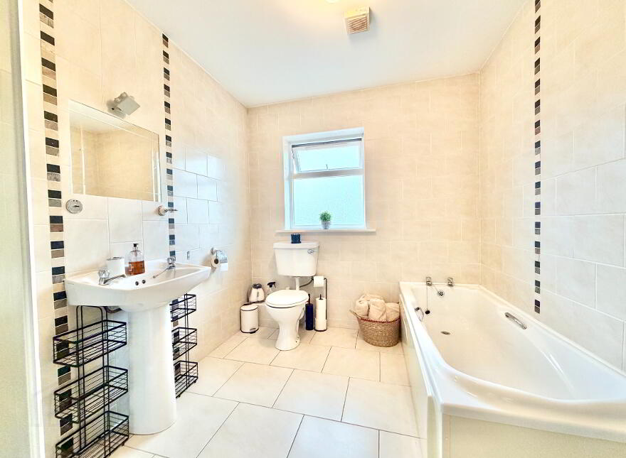 No.22 Highfield, Newtownshandrum, P56YW44