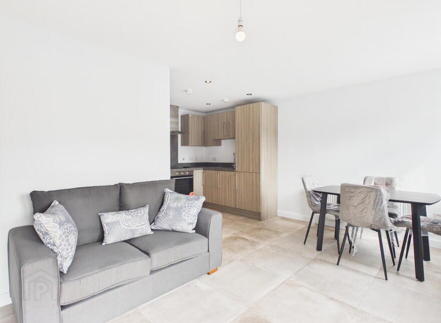 35 Castlereagh Street, Belfast, BT5 4AY