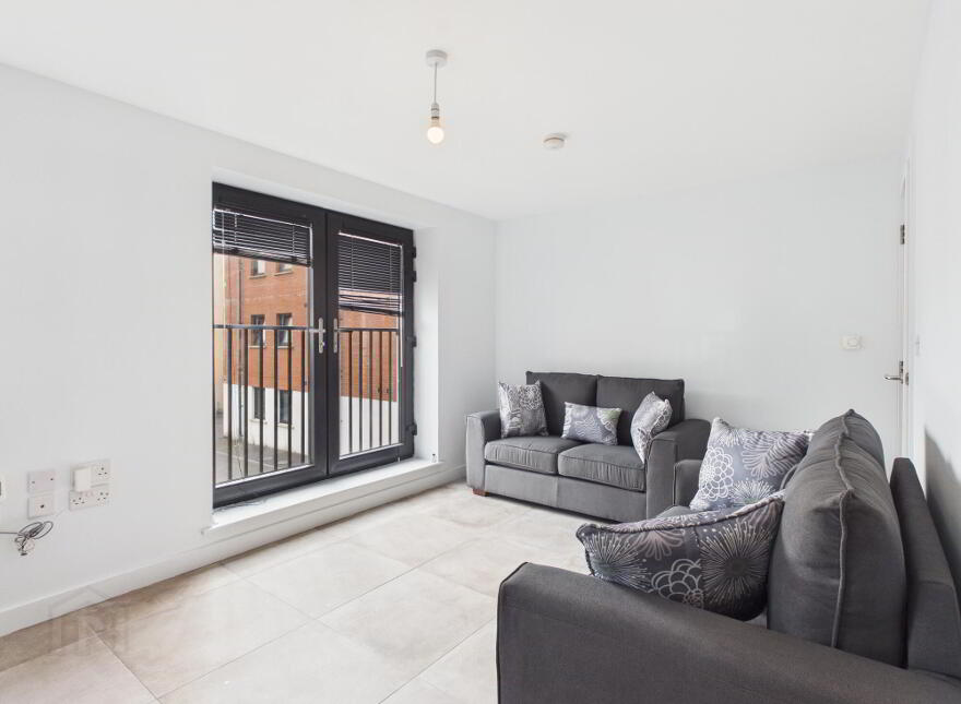 35 Castlereagh Street, Belfast, BT5 4AY