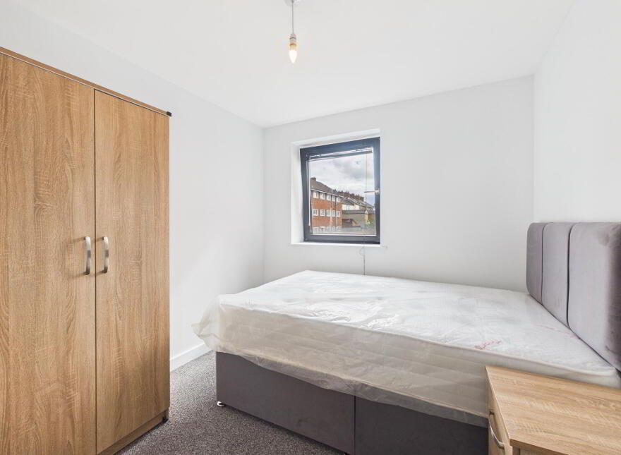 35 Castlereagh Street, Belfast, BT5 4AY