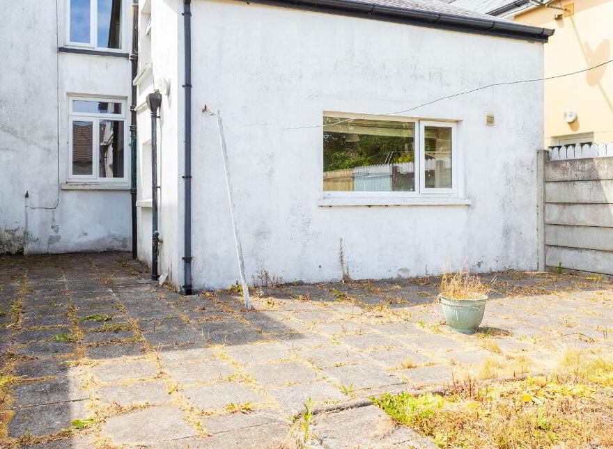 5 Bellview Place, Townsend Street, Skibbereen, P81HW99