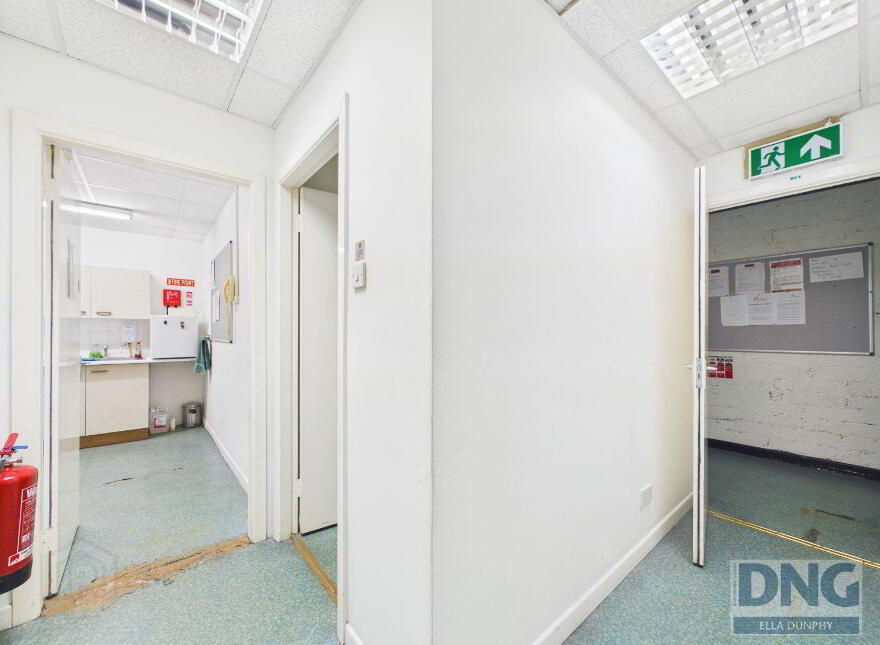 Market Cross Shopping Centre, Kilkenny, R95P283