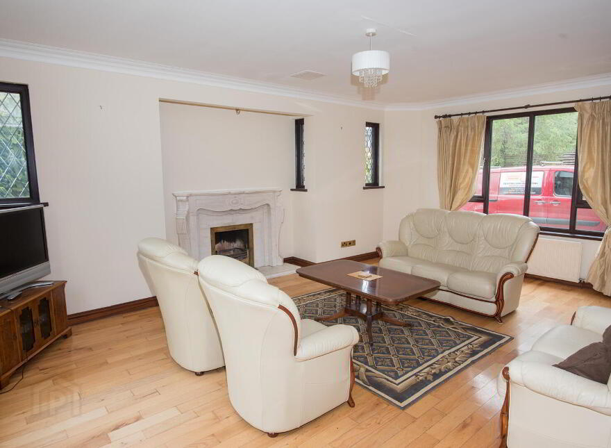 16 Newforge Grange, Belfast, BT9 5QB