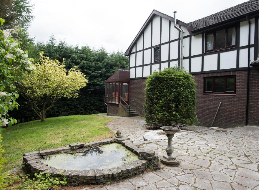 16 Newforge Grange, Belfast, BT9 5QB