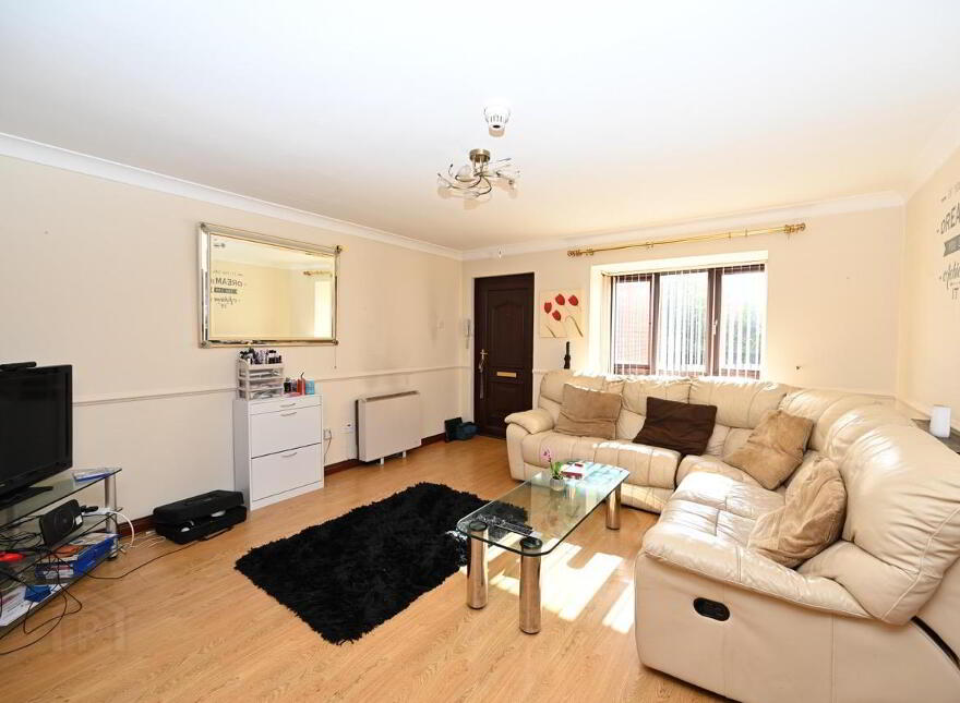 12 Waverley Court, Lisburn, BT28 1TF