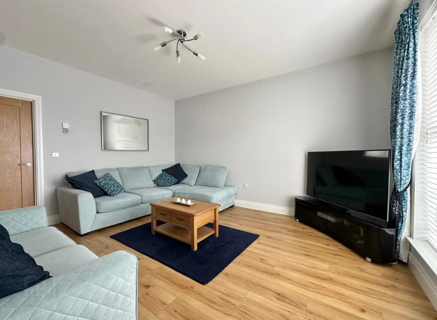 52 Eaton Park, Dunmurry, Belfast, BT17 9FX
