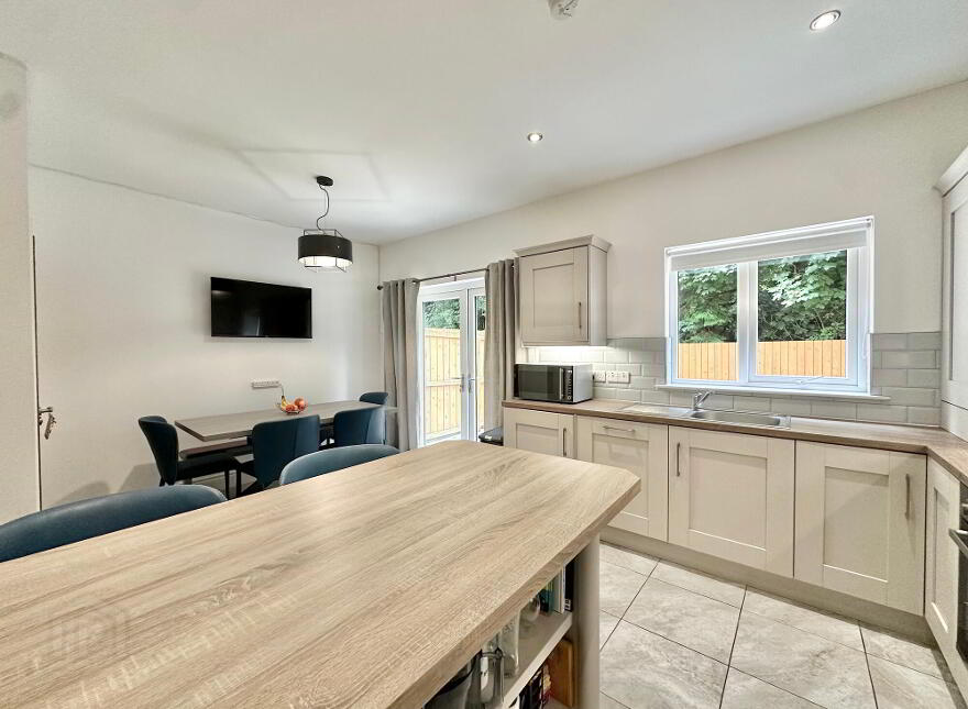 52 Eaton Park, Dunmurry, Belfast, BT17 9FX