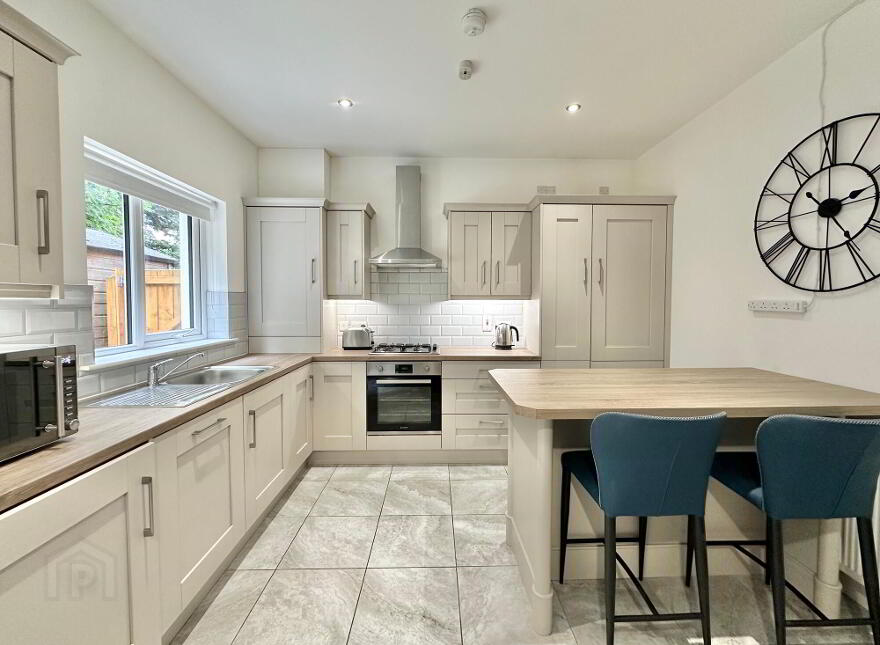 52 Eaton Park, Dunmurry, Belfast, BT17 9FX