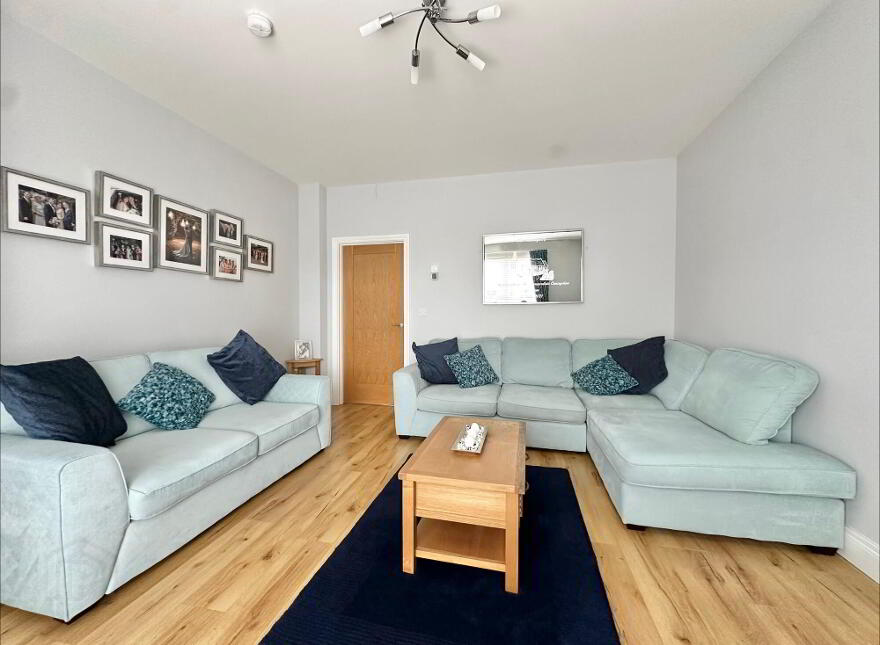 52 Eaton Park, Dunmurry, Belfast, BT17 9FX
