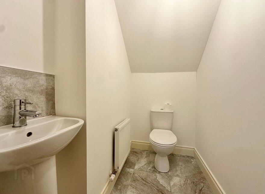 52 Eaton Park, Dunmurry, Belfast, BT17 9FX