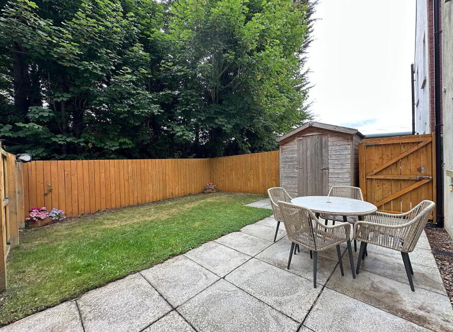 52 Eaton Park, Dunmurry, Belfast, BT17 9FX