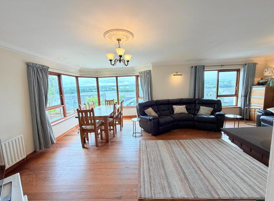 "Sea View", 16 Tullaghcullion, Donegal Town, F94E2X4