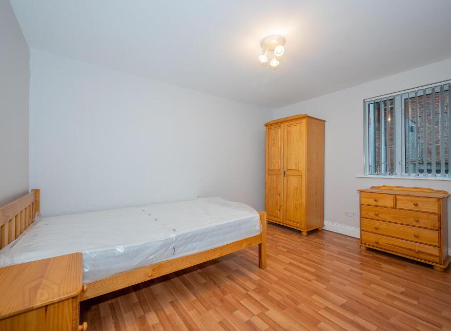 Apt 4, 85 Eglantine Avenue, Belfast, BT9 6EW