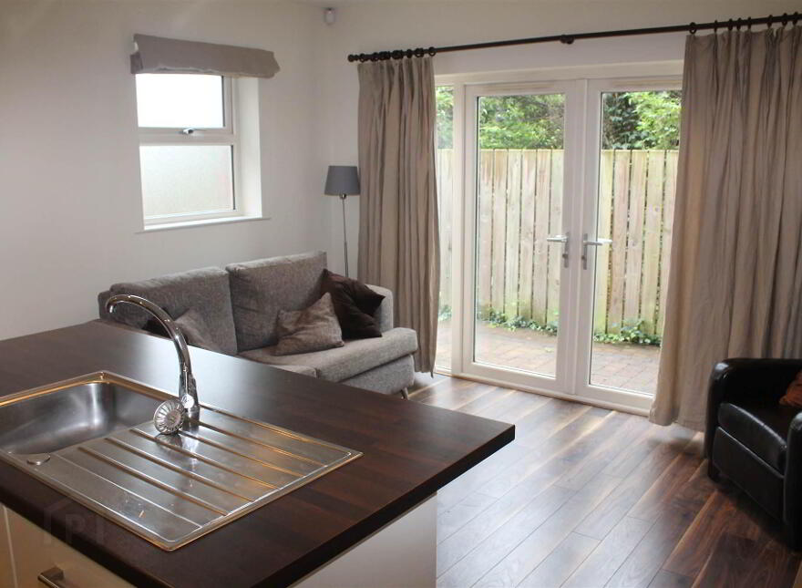 Apt 3 Holly Hall, 3a Green Road, Belfast, BT5 6JA