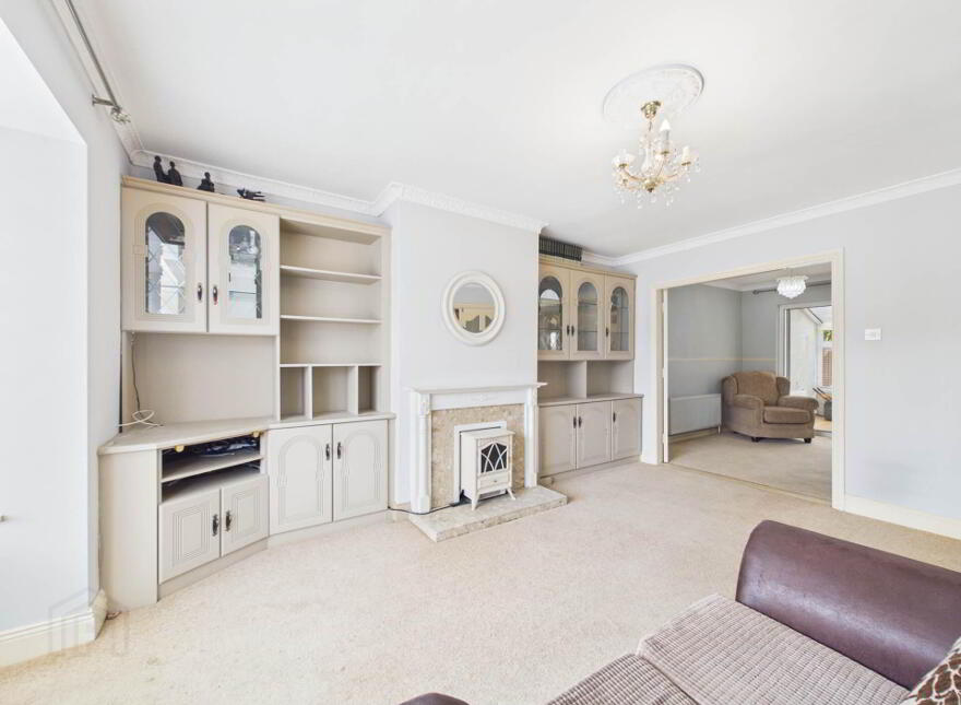 9 Orchard Crescent, Carrick-On-Suir, E32H102