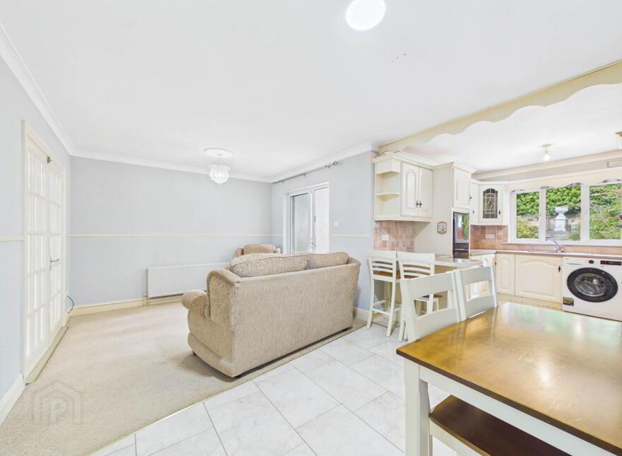 9 Orchard Crescent, Carrick-On-Suir, E32H102
