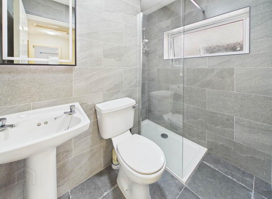 9 Orchard Crescent, Carrick-On-Suir, E32H102