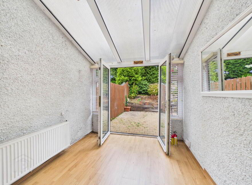 9 Orchard Crescent, Carrick-On-Suir, E32H102