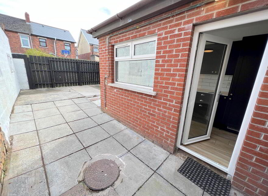 81 Loopland Drive, Belfast, BT6 9DW