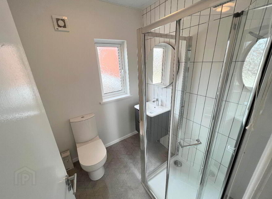 81 Loopland Drive, Belfast, BT6 9DW