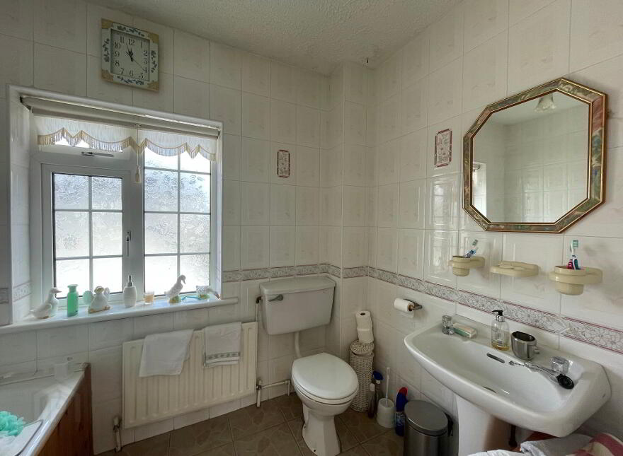 10 Lake View, Loughglynn, Castlerea, F45W928
