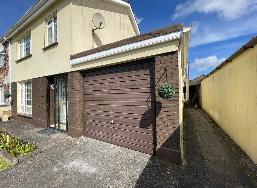 10 Lake View, Loughglynn, Castlerea, F45W928