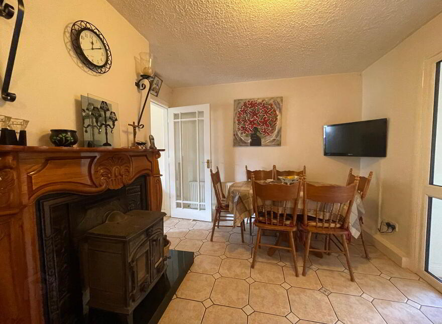 10 Lake View, Loughglynn, Castlerea, F45W928