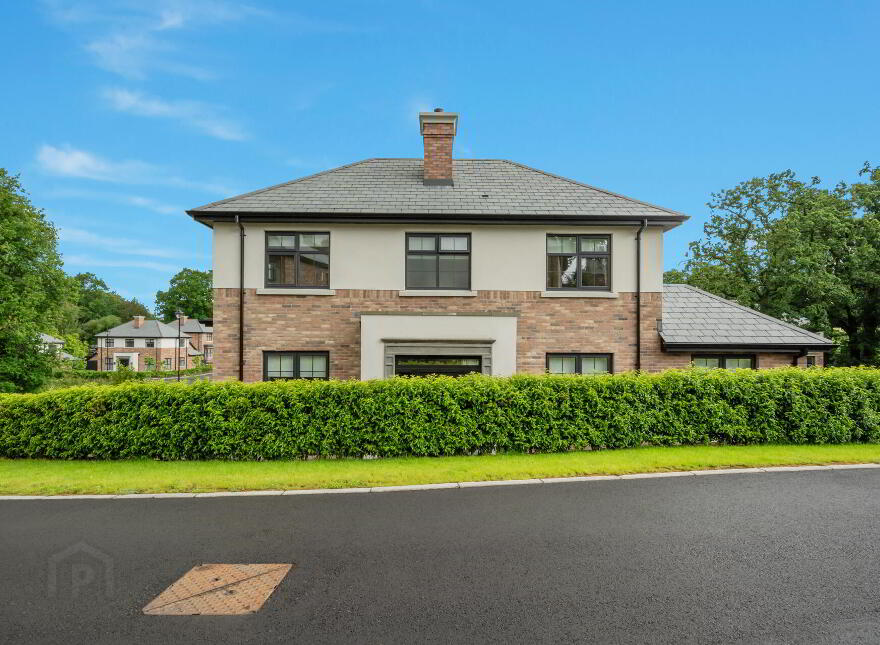 28 Cromlyn Wood, Hillsborough, BT26 6TX