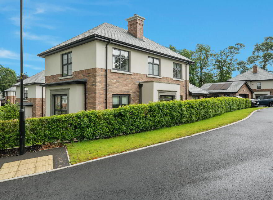 28 Cromlyn Wood, Hillsborough, BT26 6TX