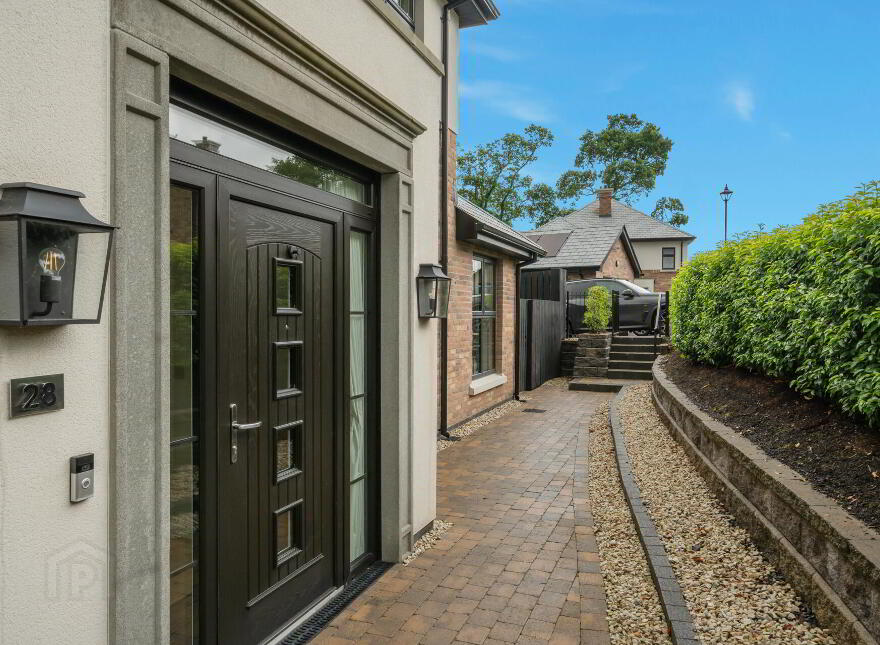 28 Cromlyn Wood, Hillsborough, BT26 6TX