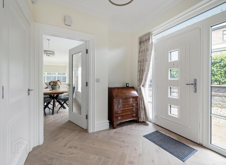 28 Cromlyn Wood, Hillsborough, BT26 6TX