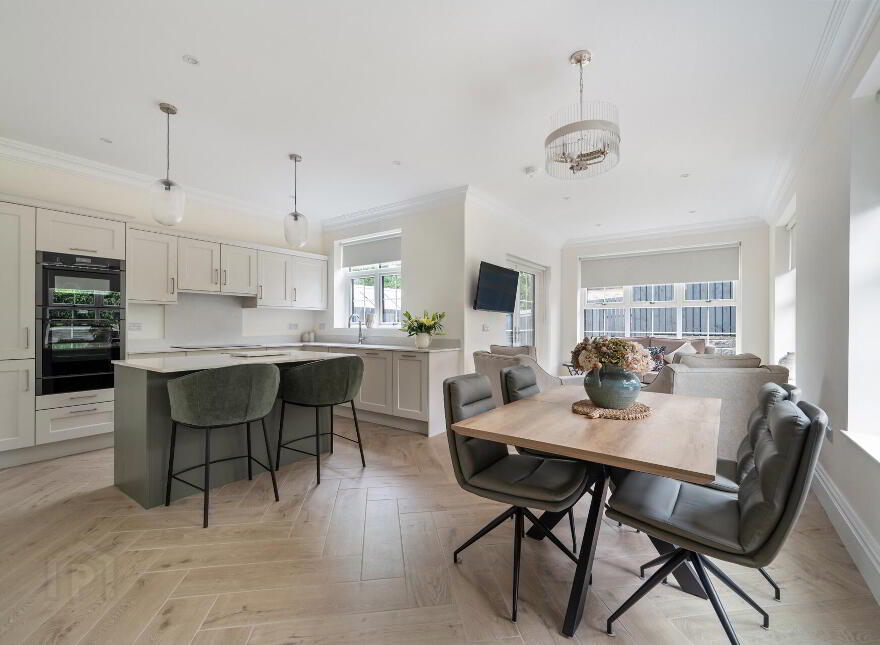 28 Cromlyn Wood, Hillsborough, BT26 6TX