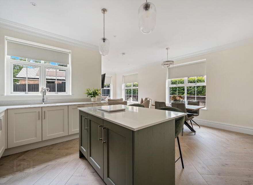 28 Cromlyn Wood, Hillsborough, BT26 6TX