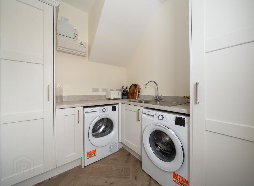 28 Cromlyn Wood, Hillsborough, BT26 6TX